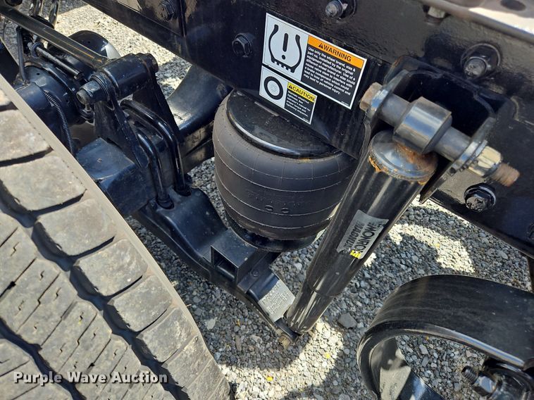 image for item OK9897 2020 Kenworth T680 semi truck