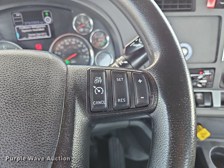 image for item OK9897 2020 Kenworth T680 semi truck