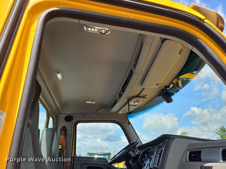 image for item OK9897 2020 Kenworth T680 semi truck