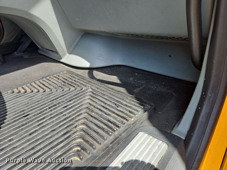 image for item OK9897 2020 Kenworth T680 semi truck