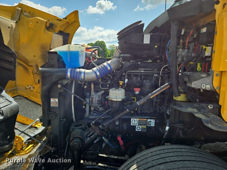 image for item OK9897 2020 Kenworth T680 semi truck