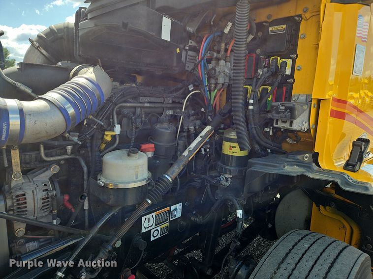 image for item OK9897 2020 Kenworth T680 semi truck