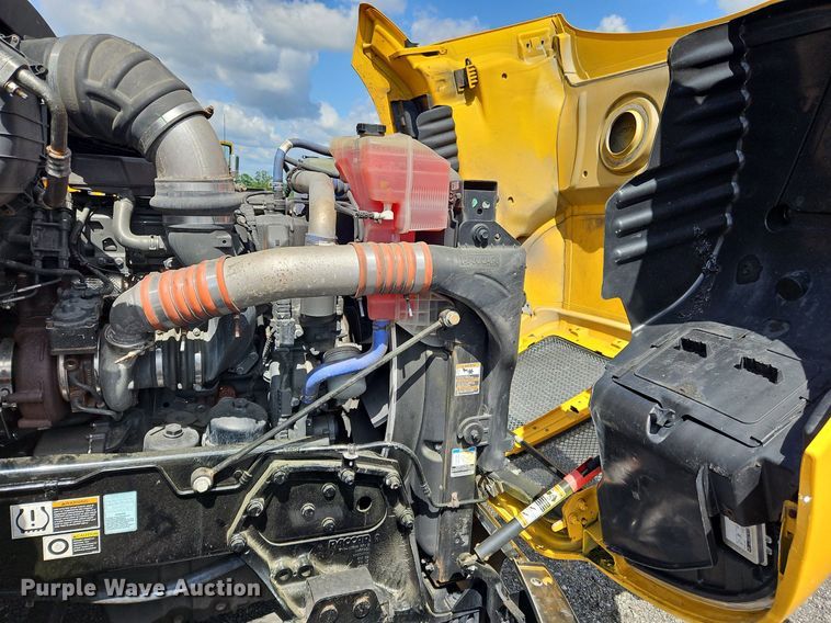 image for item OK9897 2020 Kenworth T680 semi truck