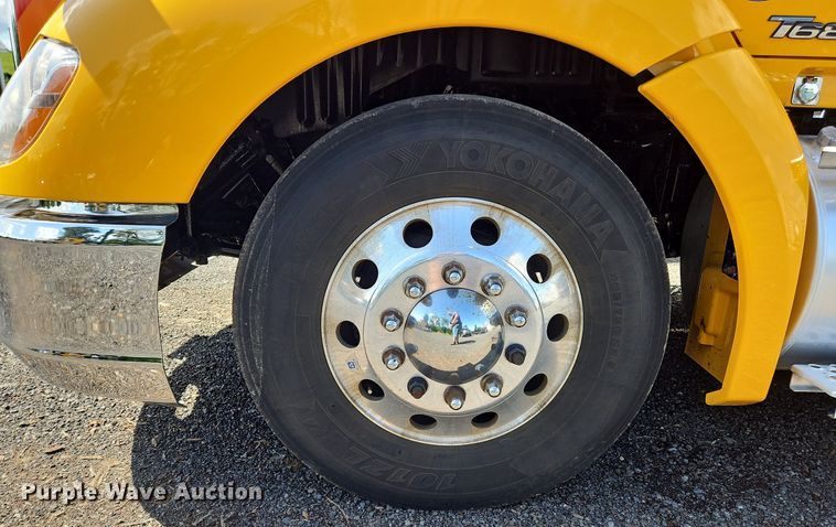 image for item OK9897 2020 Kenworth T680 semi truck