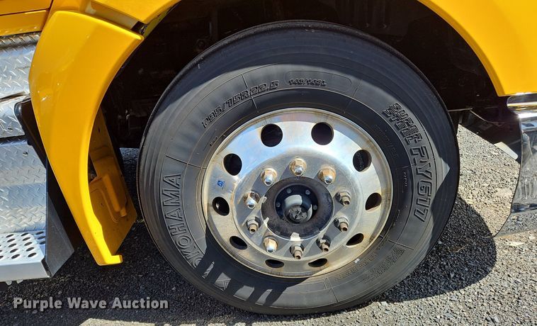 image for item OK9897 2020 Kenworth T680 semi truck