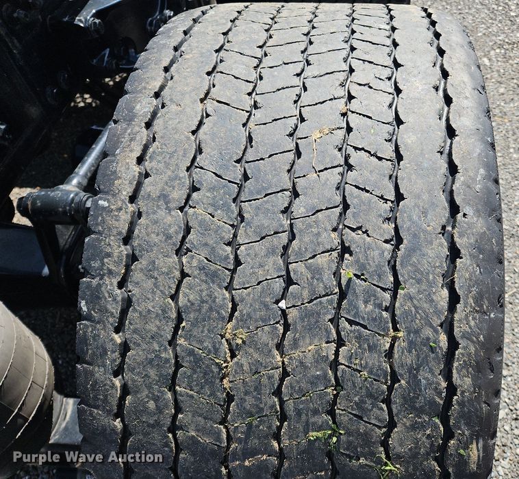 image for item OK9897 2020 Kenworth T680 semi truck