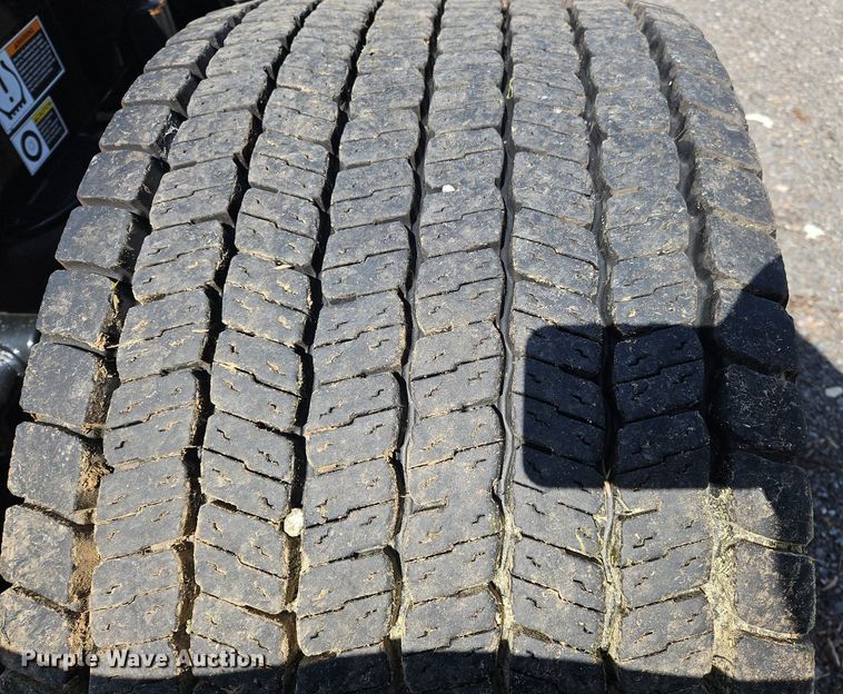 image for item OK9897 2020 Kenworth T680 semi truck