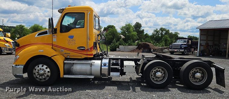 image for item OK9901 2020 Kenworth  T680 semi truck