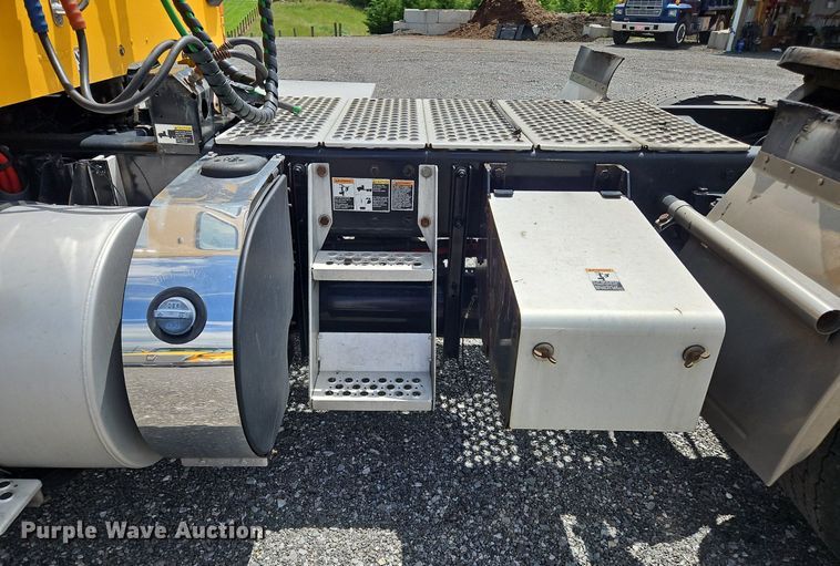 image for item OK9901 2020 Kenworth  T680 semi truck