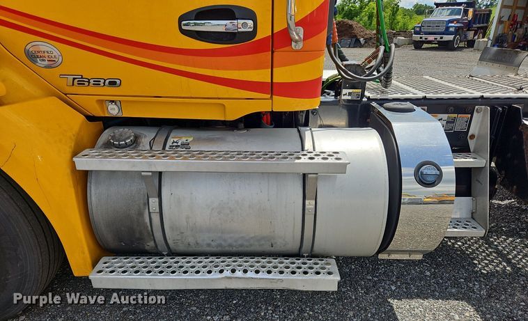 image for item OK9901 2020 Kenworth  T680 semi truck