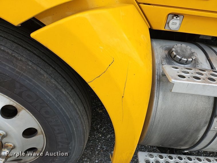 image for item OK9901 2020 Kenworth  T680 semi truck