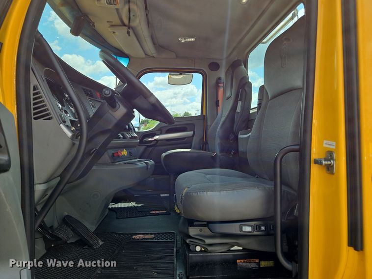 image for item OK9901 2020 Kenworth  T680 semi truck