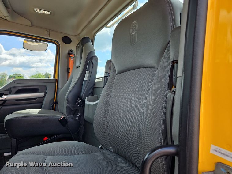 image for item OK9901 2020 Kenworth  T680 semi truck