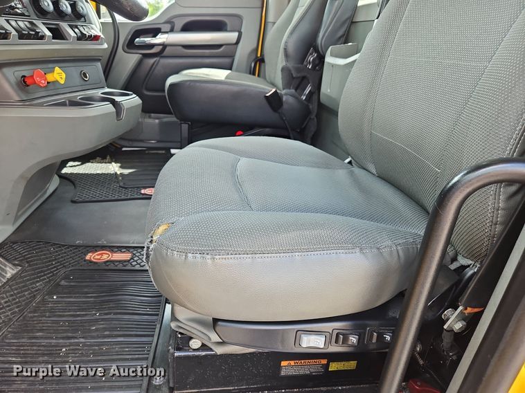 image for item OK9901 2020 Kenworth  T680 semi truck