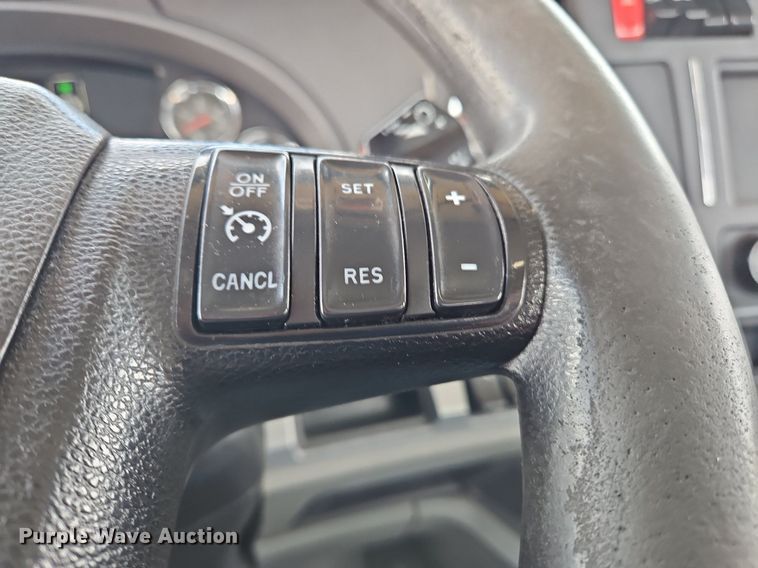 image for item OK9901 2020 Kenworth  T680 semi truck