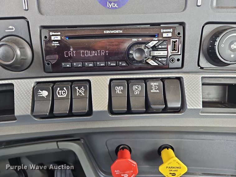 image for item OK9901 2020 Kenworth  T680 semi truck