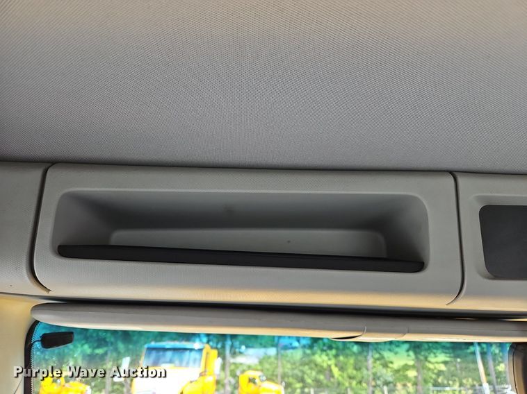 image for item OK9901 2020 Kenworth  T680 semi truck