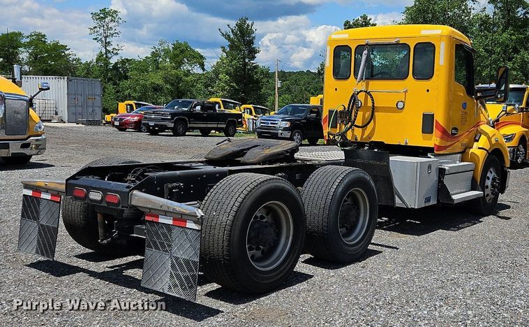 image for item OK9902 2020 Kenworth  T680 semi truck