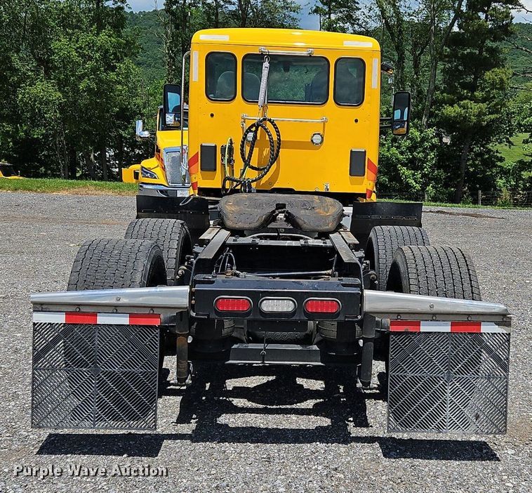 image for item OK9902 2020 Kenworth  T680 semi truck