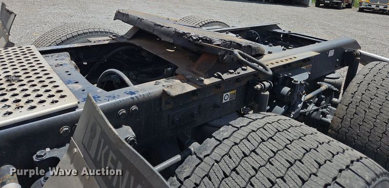image for item OK9902 2020 Kenworth  T680 semi truck