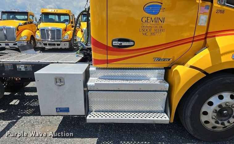 image for item OK9902 2020 Kenworth  T680 semi truck