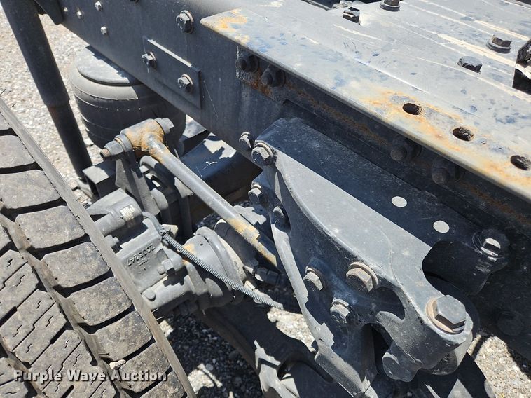 image for item OK9902 2020 Kenworth  T680 semi truck