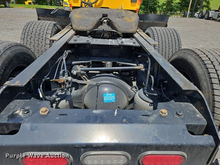 image for item OK9902 2020 Kenworth  T680 semi truck