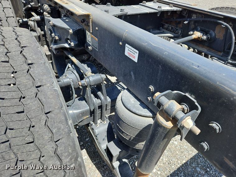 image for item OK9902 2020 Kenworth  T680 semi truck