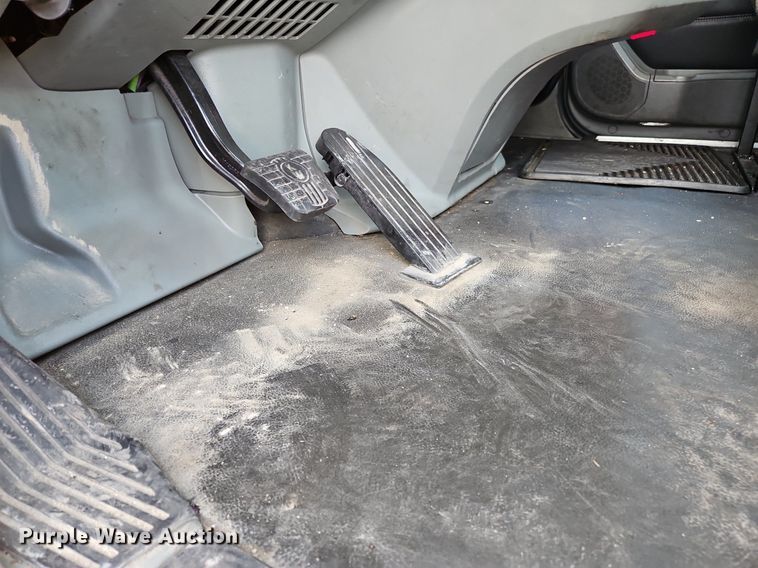 image for item OK9902 2020 Kenworth  T680 semi truck