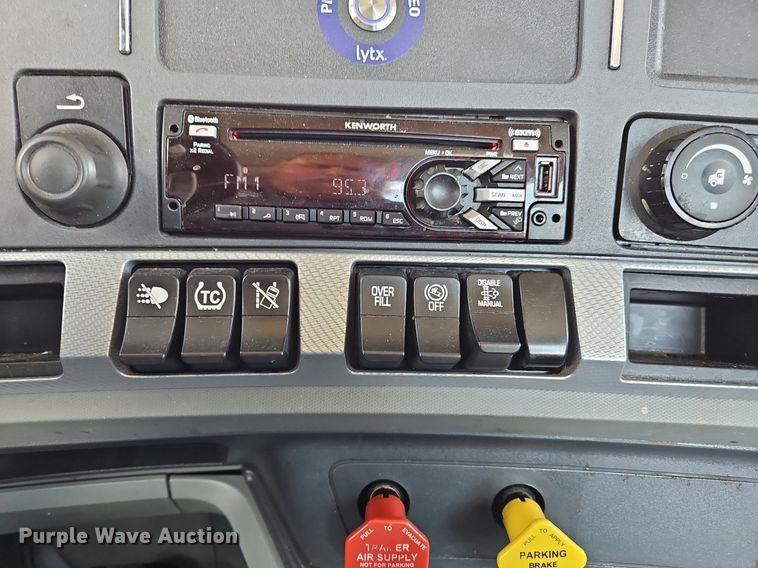 image for item OK9902 2020 Kenworth  T680 semi truck