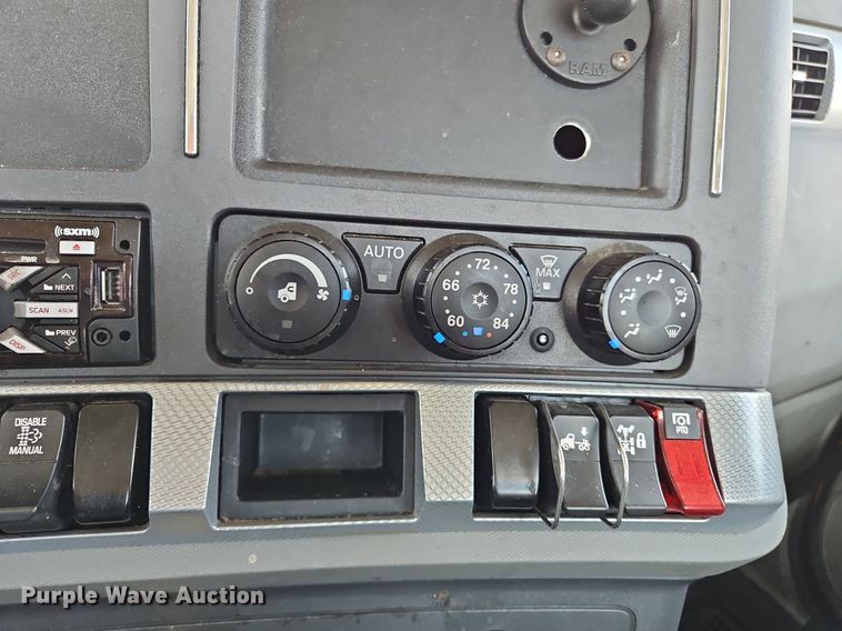 image for item OK9902 2020 Kenworth  T680 semi truck