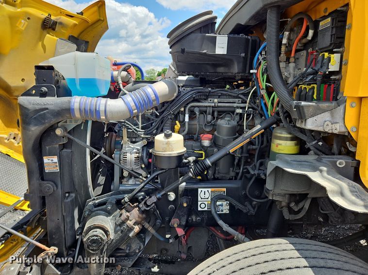 image for item OK9902 2020 Kenworth  T680 semi truck