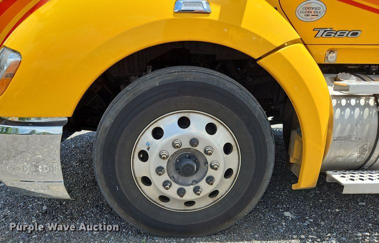 image for item OK9902 2020 Kenworth  T680 semi truck