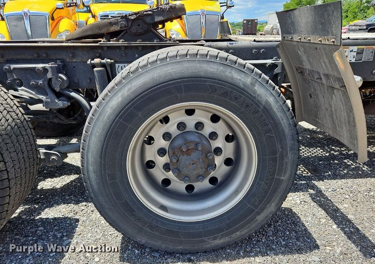 image for item OK9902 2020 Kenworth  T680 semi truck