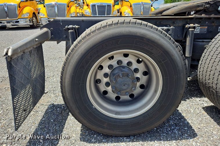 image for item OK9902 2020 Kenworth  T680 semi truck