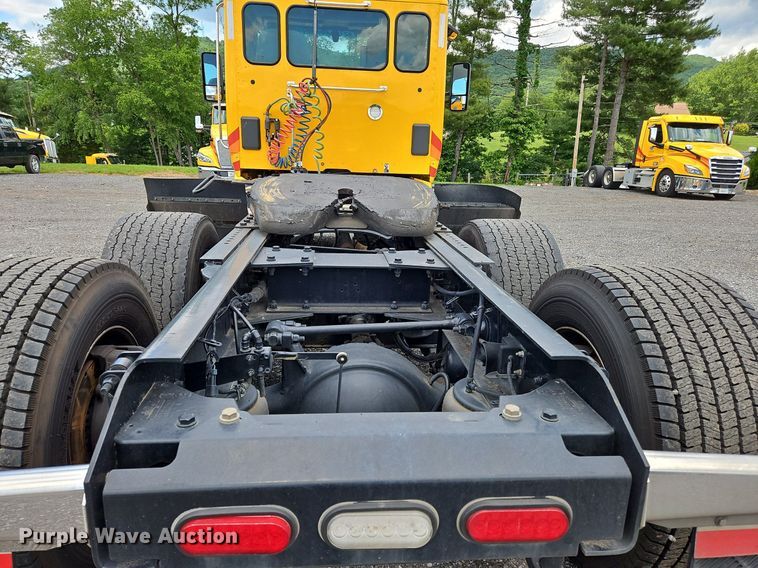 image for item OK9904 2020 Kenworth  T680 semi truck