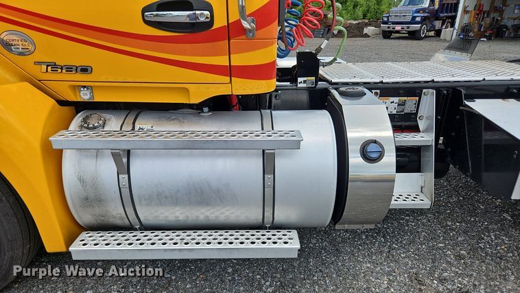 image for item OK9904 2020 Kenworth  T680 semi truck