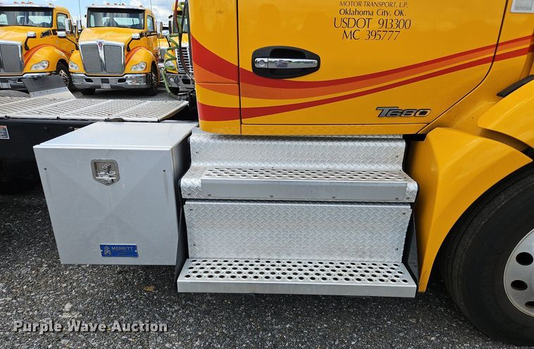 image for item OK9904 2020 Kenworth  T680 semi truck