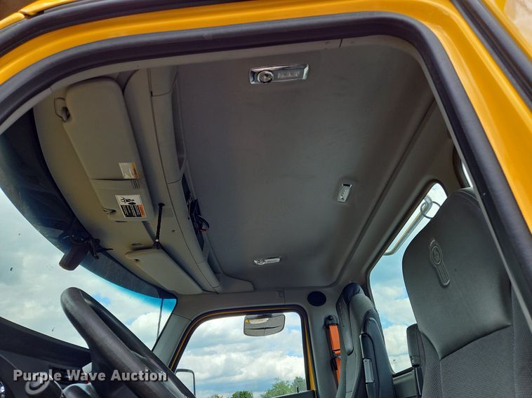 image for item OK9904 2020 Kenworth  T680 semi truck