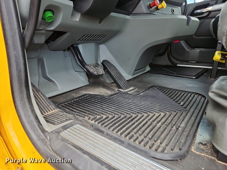 image for item OK9904 2020 Kenworth  T680 semi truck