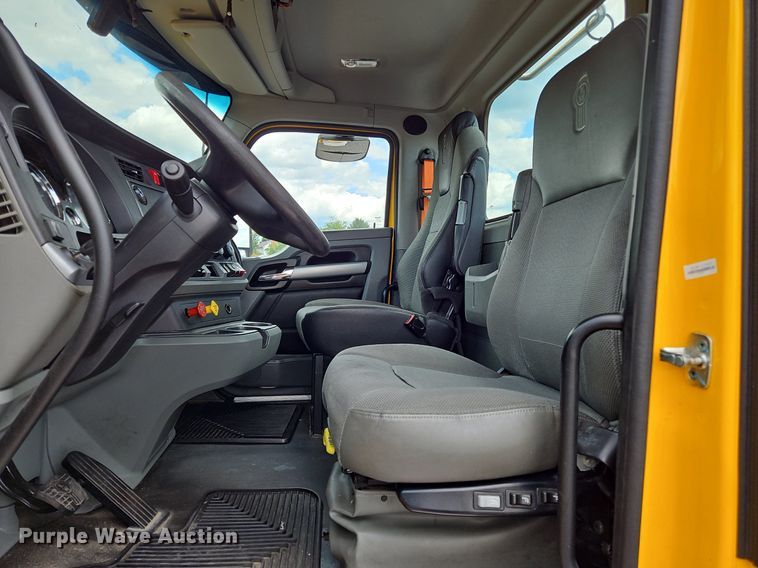 image for item OK9904 2020 Kenworth  T680 semi truck