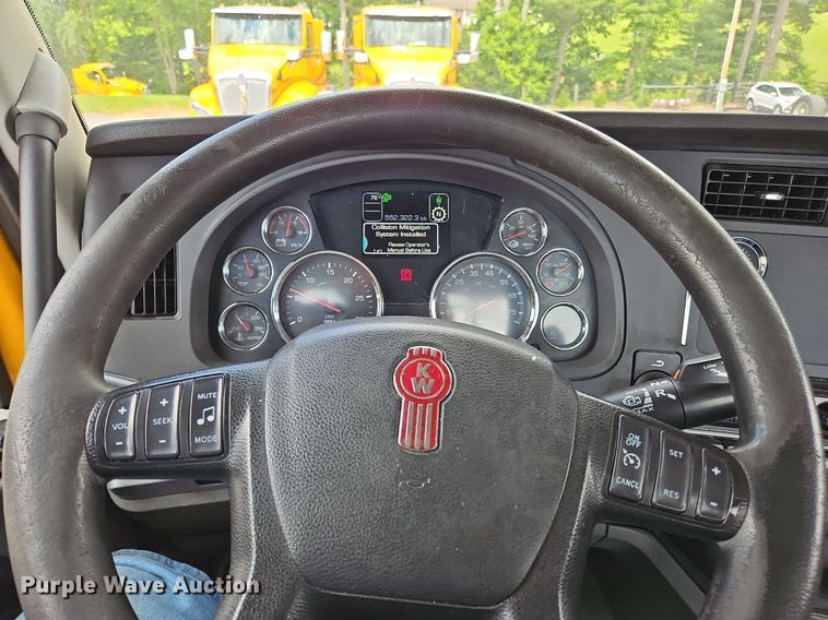 image for item OK9904 2020 Kenworth  T680 semi truck