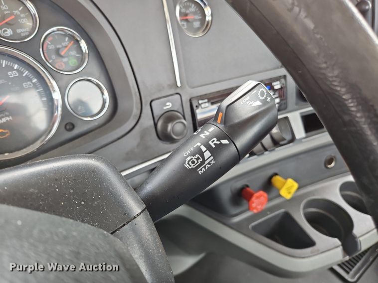 image for item OK9904 2020 Kenworth  T680 semi truck