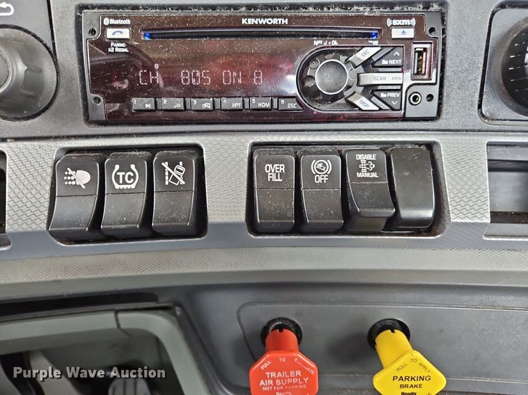 image for item OK9904 2020 Kenworth  T680 semi truck