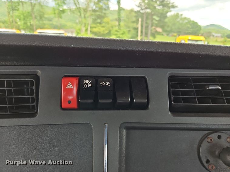 image for item OK9904 2020 Kenworth  T680 semi truck