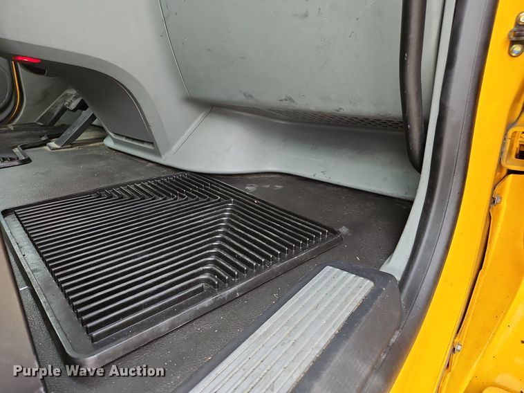 image for item OK9904 2020 Kenworth  T680 semi truck