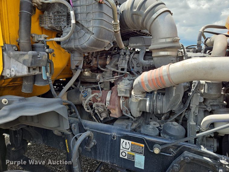 image for item OK9904 2020 Kenworth  T680 semi truck