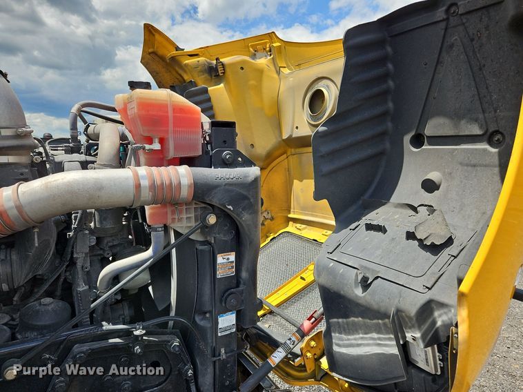 image for item OK9904 2020 Kenworth  T680 semi truck