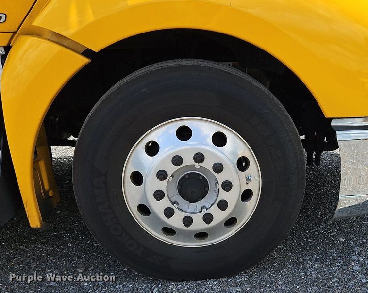 image for item OK9904 2020 Kenworth  T680 semi truck