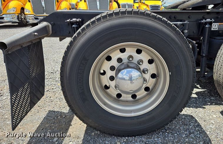 image for item OK9904 2020 Kenworth  T680 semi truck